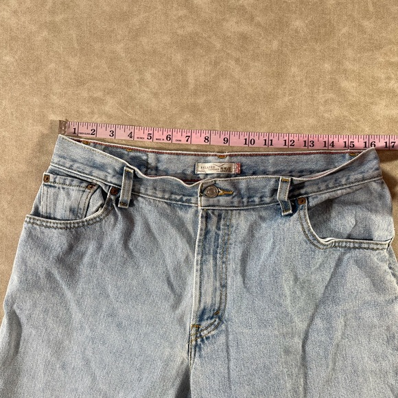 Levi’s 550 Relaxed Tapered Light Wash Jeans Size 14 S - Picture 7 of 8